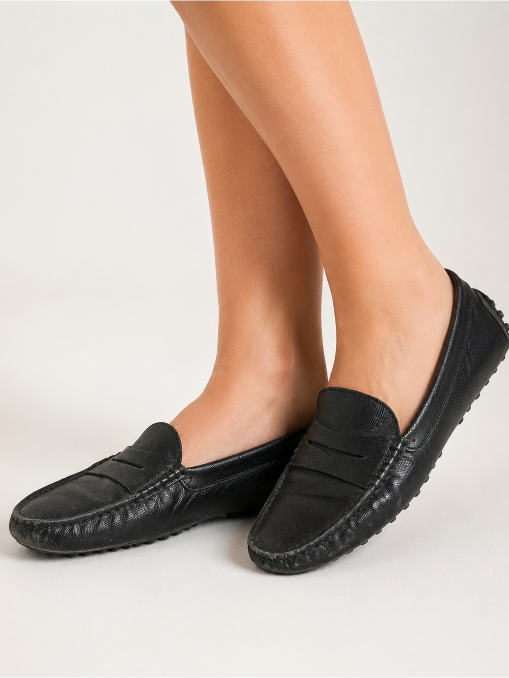 TOD’S Women’s Black Leather Penny Loafer Driving Moccasins Size 37 Made in Italy